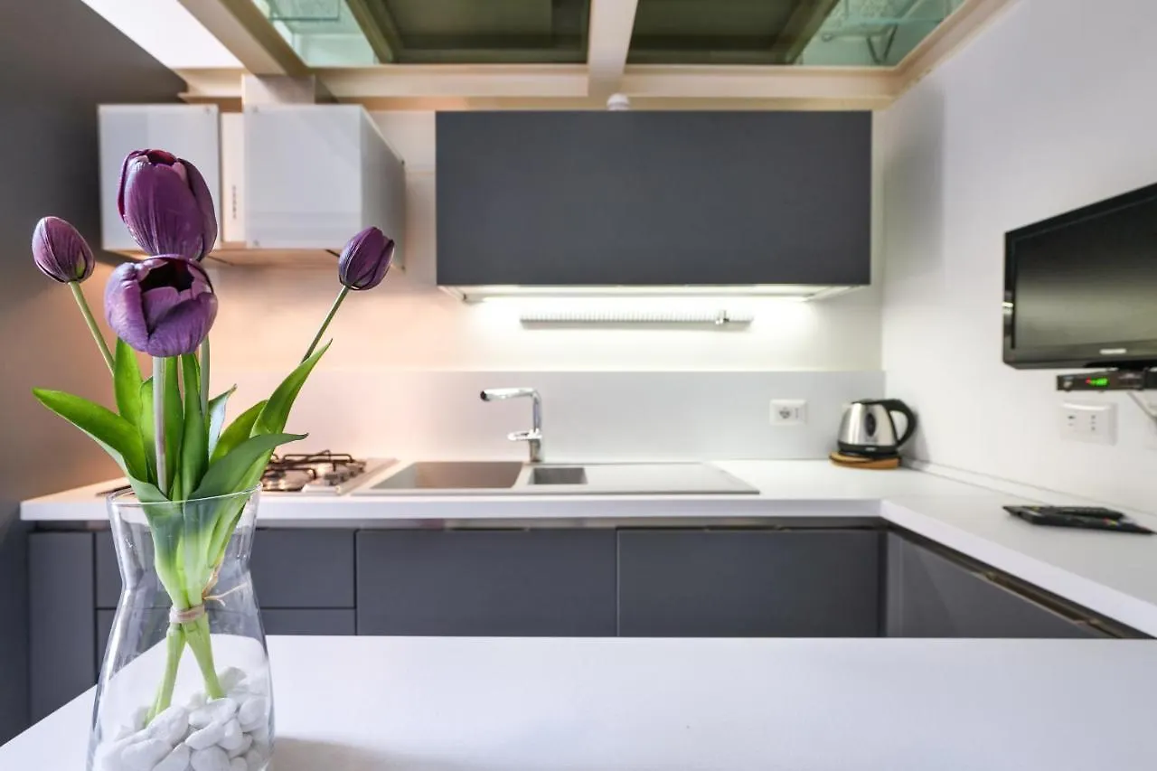 Primopiano - Argonne Apartment Milan 0*,  Italy