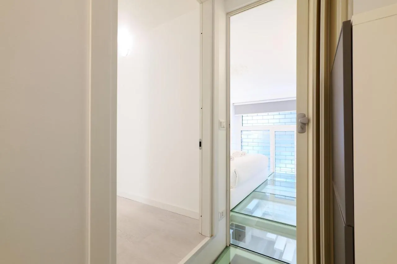 Apartamento Primopiano - Argonne Milán 0*,  Italia